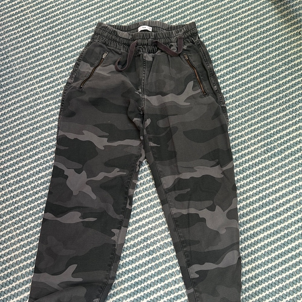 Aritzia Tna Alix Camo Jogger Pants
